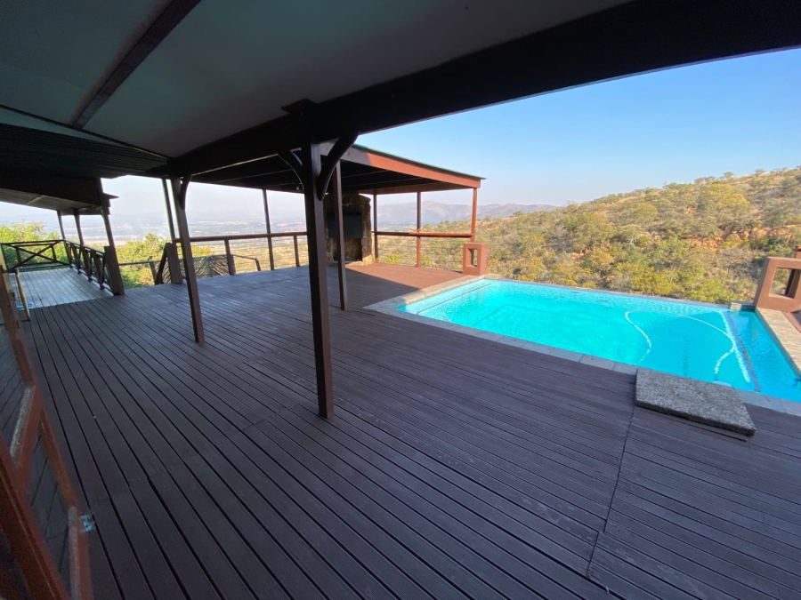 5 Bedroom Property for Sale in Waterkloof A H North West